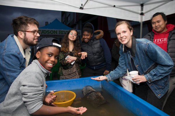 Scientists learn about the Hudson River at Submerge