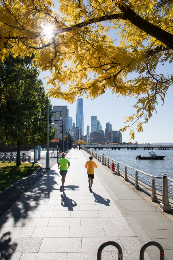 Some HRPK joggers match their running gear to their favorite horticulture.