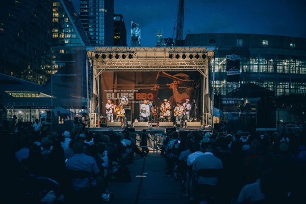 The blues bbq state lights up as the crowd goes wild