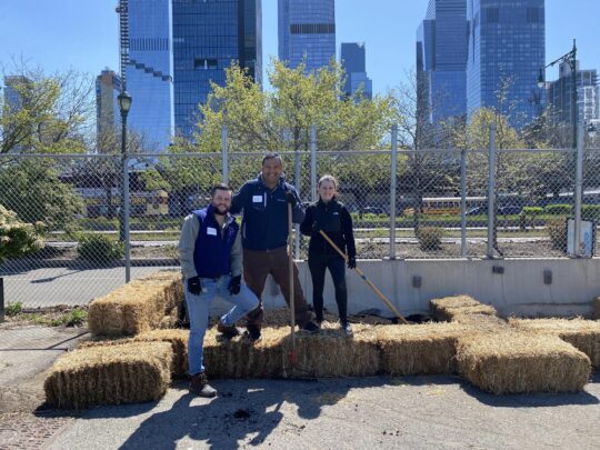 Related co volunteer group in the park